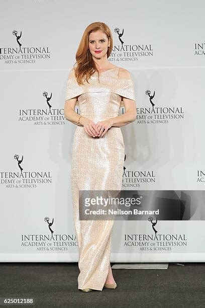 sarah rafferty ass|3,145 Sarah Rafferty Photos & High Res Pictures